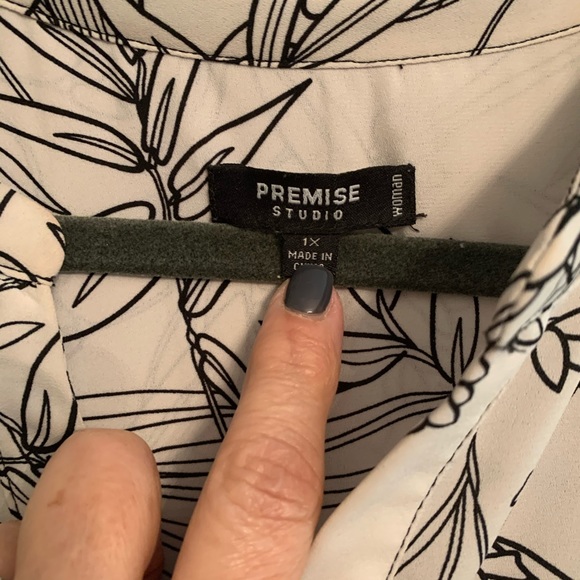 Plus size work blouse - Picture 2 of 3